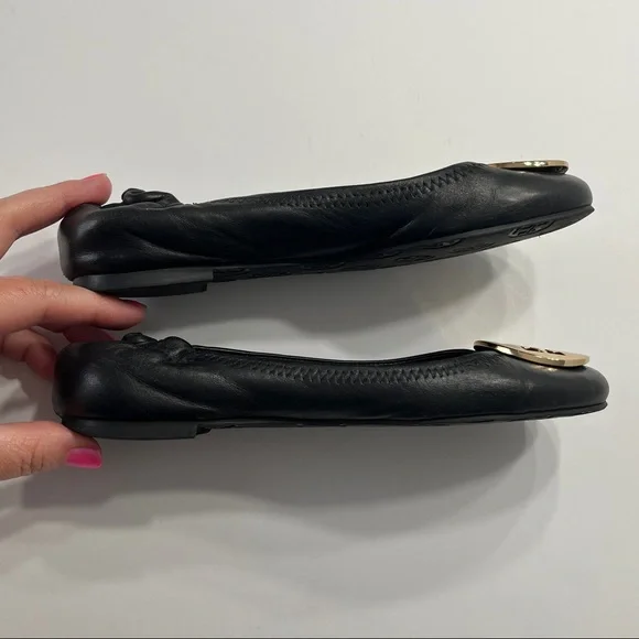 Tory Burch Flats Black with Gold Emblem - Picture 4 of 14